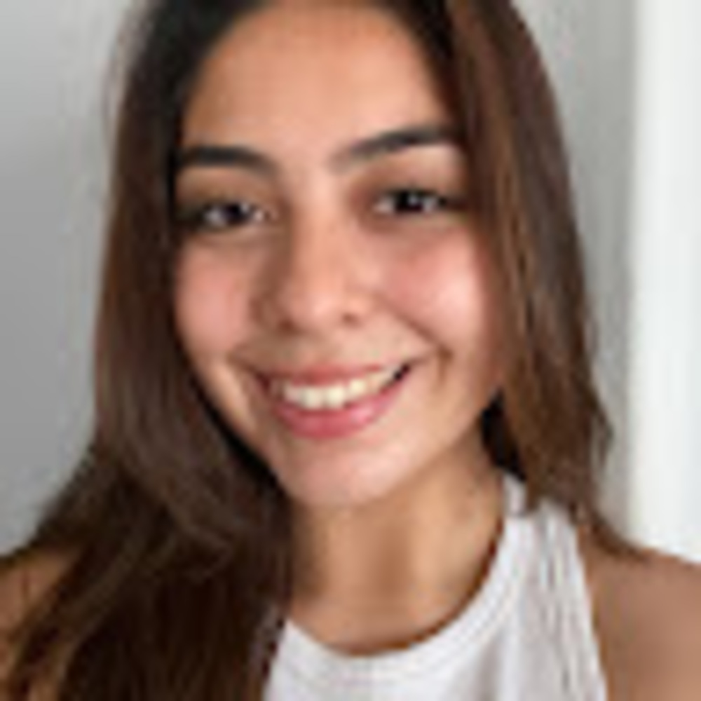 Meet your Posher, Yohanna
